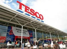 Image of the the entrance to Tesco Hardengreen