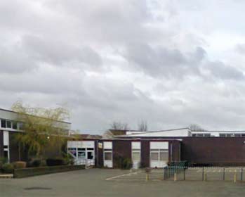 Front of Hawthornden Primary School
